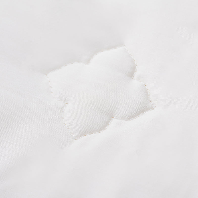 AESTHETIC DESIGN CLOVER FIXED QUILTING