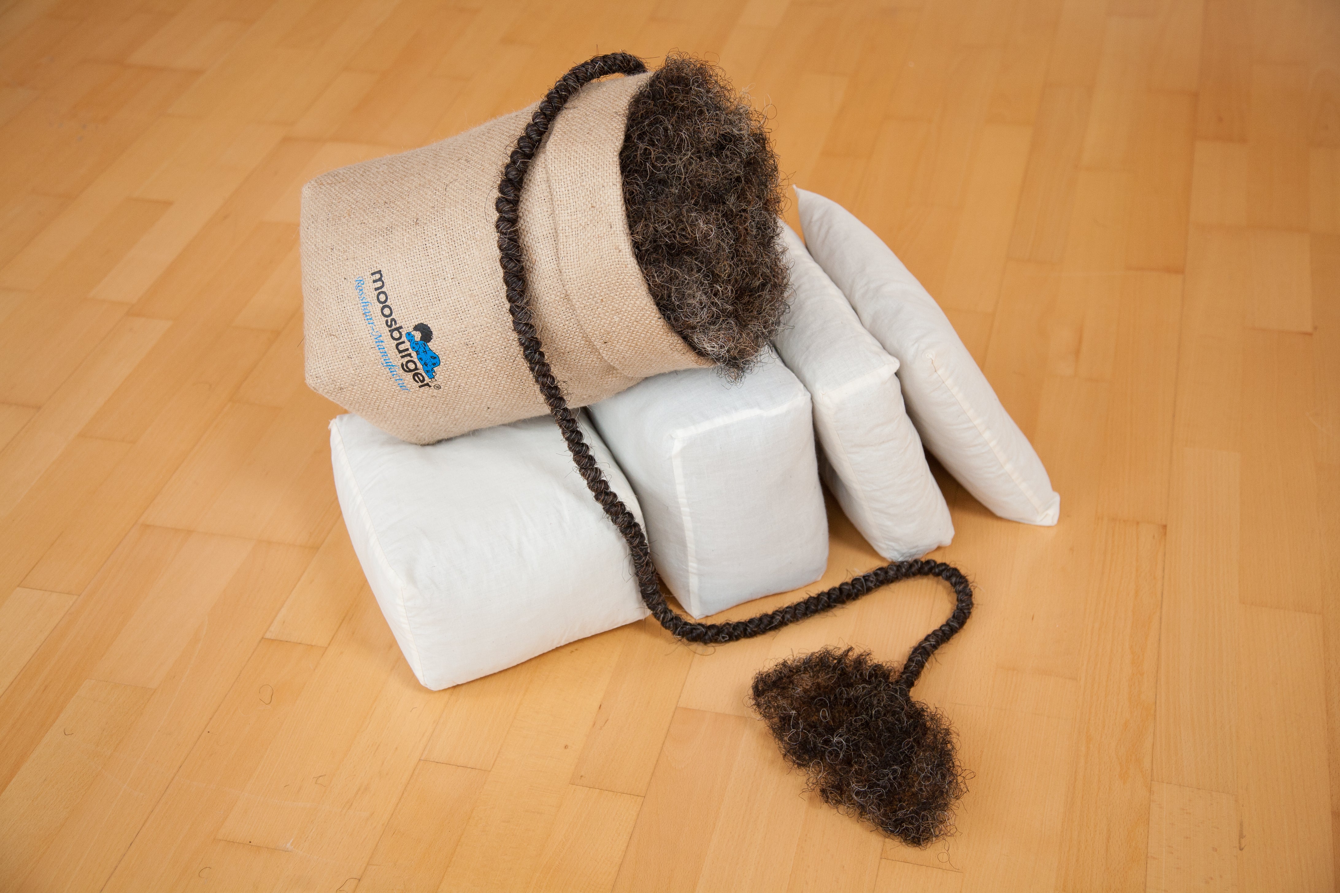 Horse Tail Hair Pillow R3216